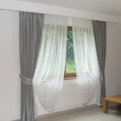 Ile metrów firanki na okno? Prosty sposób na idealne wymiary